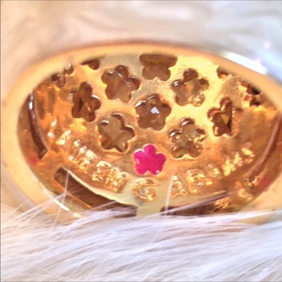 Lauren G. Adams CanaryYellow Champagne Cocktail8.4 - Picture 3 of 8